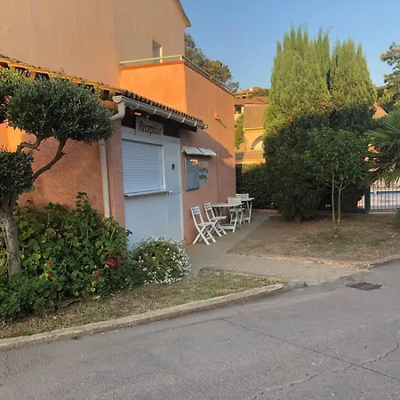 Confortable A Piscine Partagee 27 M² Linguizzetta