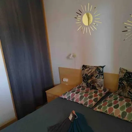 Confortable A Piscine Partagee 27 M² Linguizzetta