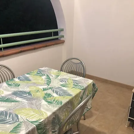 Apartment Confortable A Piscine Partagee 27 M² Linguizzetta
