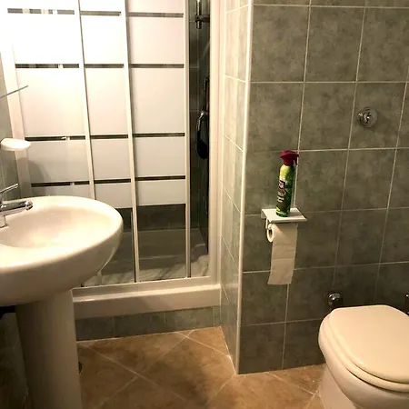 Confortable A Piscine Partagee 27 M² *